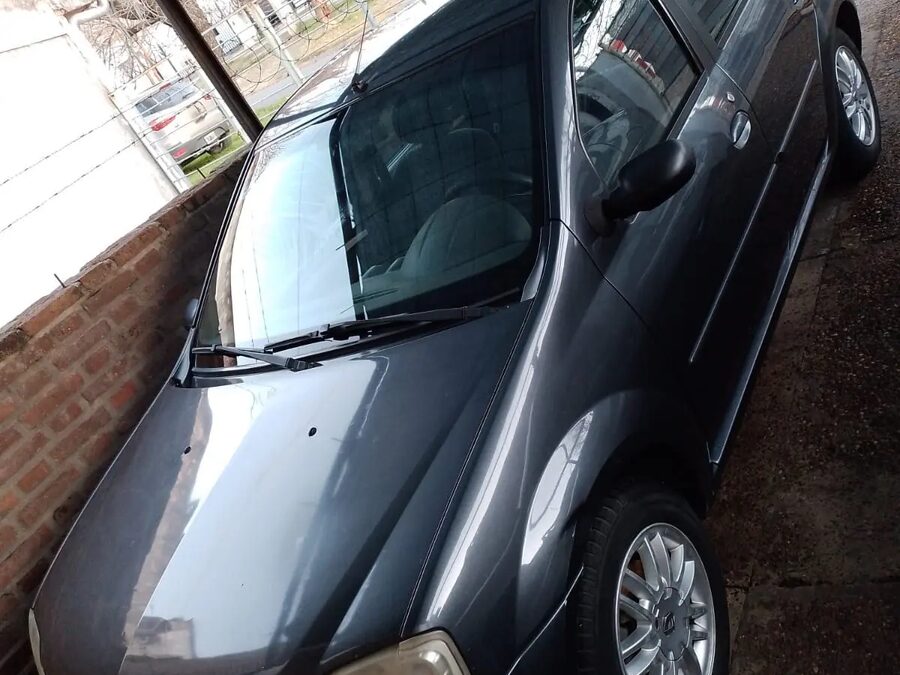 Vendo Renault LOGAN 1.6 16V LUXE