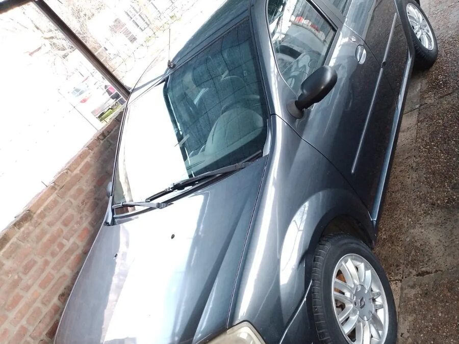 Vendo Renault LOGAN 1.6 16V LUXE