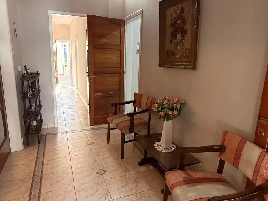 VENDO CASA CENTRICA
