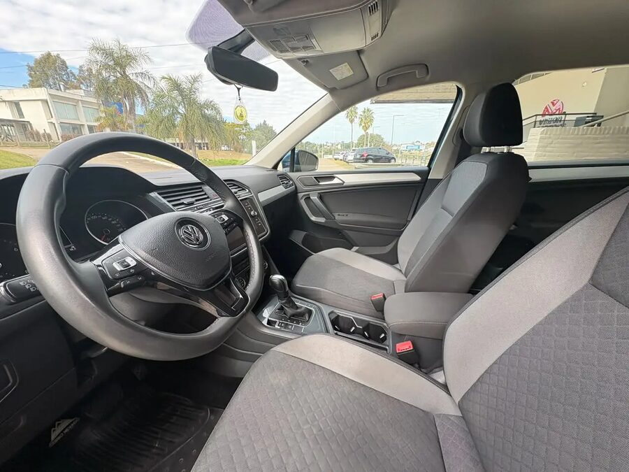 VOLKSWAGEN Tiguan 250 TSI DSG