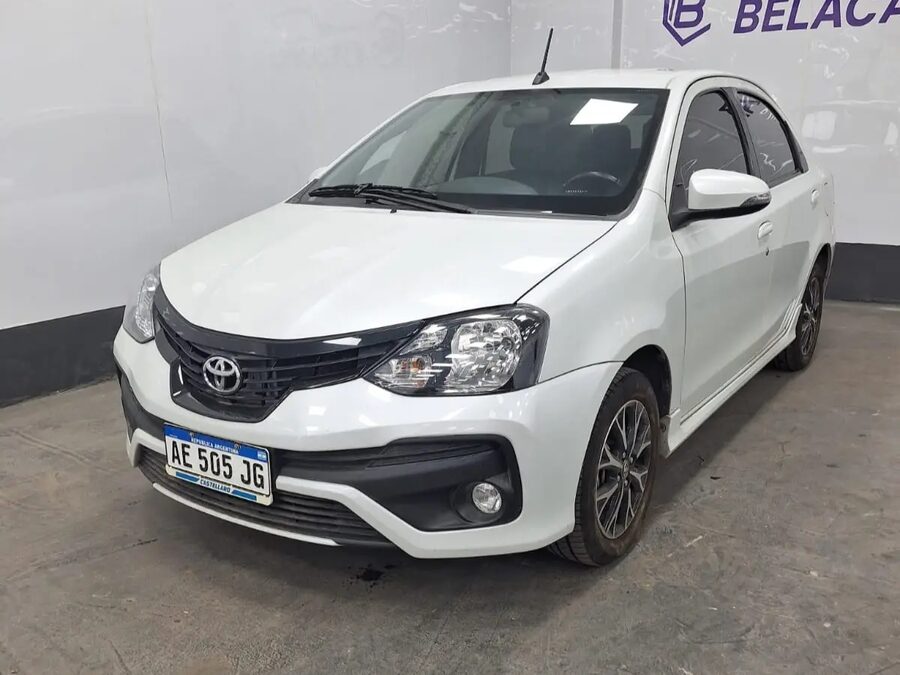 TOYOTA ETIOS XLS 1.5 MT – 2020 – 28000 KMS