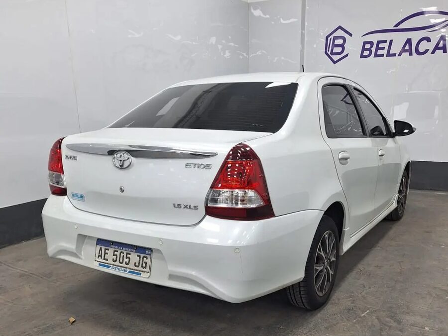 TOYOTA ETIOS XLS 1.5 MT – 2020 – 28000 KMS