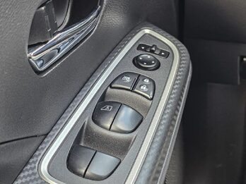 Nissan Versa Exclusive CVT 2024