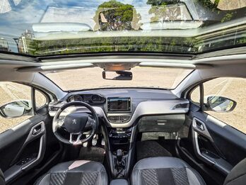 Peugeot 208 Feline 2018