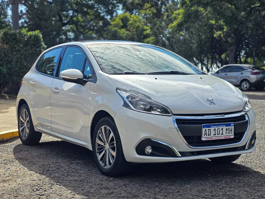 Peugeot 208 Feline 2018