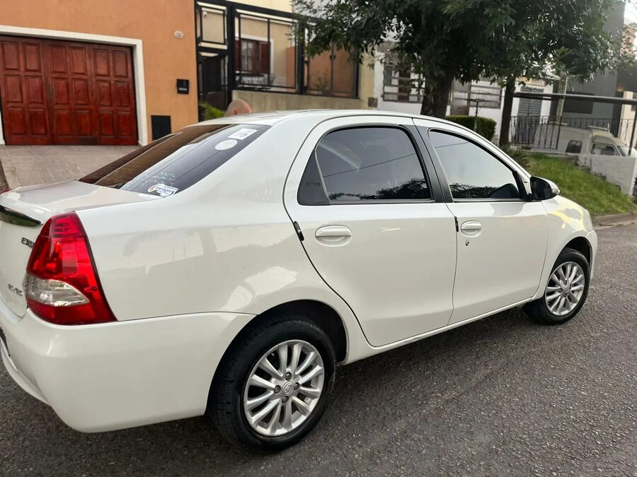 Vendo Toyota Etios XLS. 2015