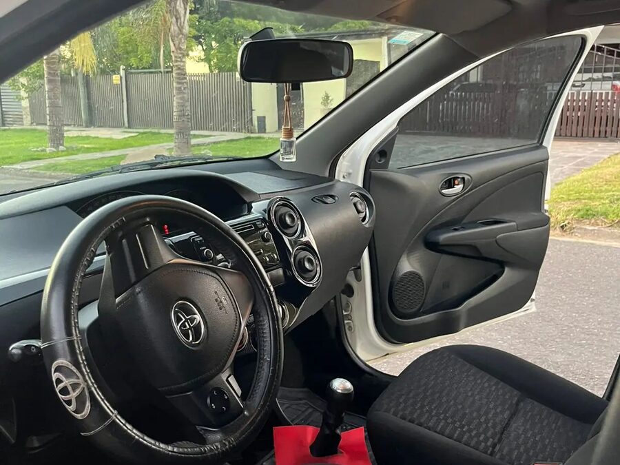 Vendo Toyota Etios XLS. 2015