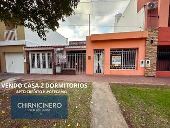 ¡OPORTUNIDAD UNICA EN ESQUINA! CASA 2 DORMITORIOS + LOCAL COMERCIAL!