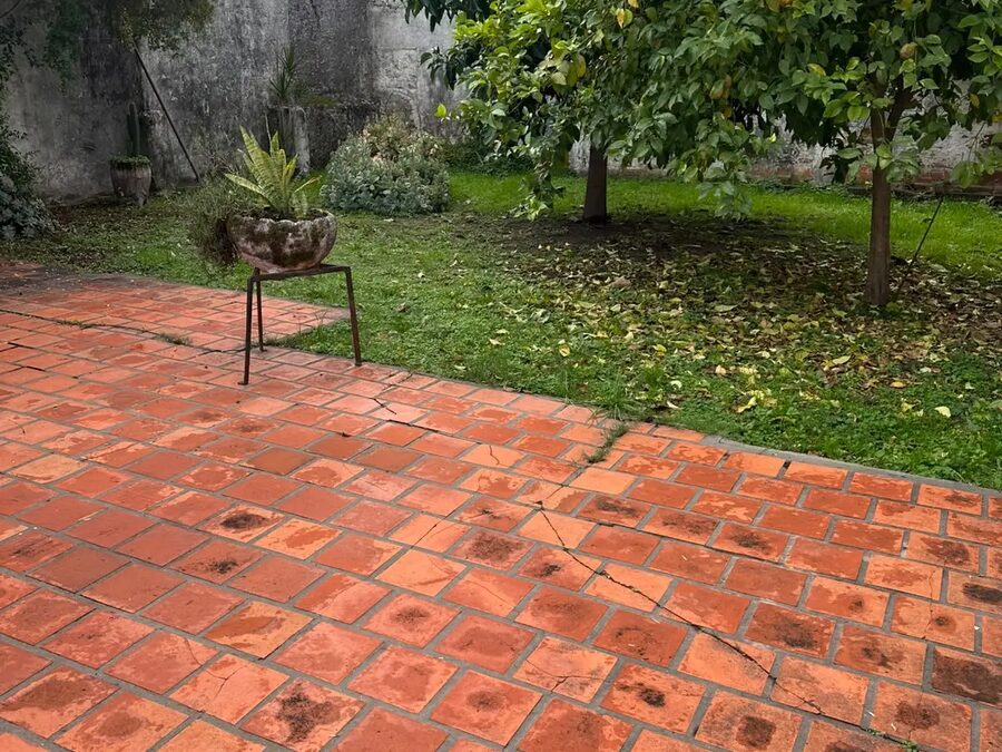 ¡OPORTUNIDAD UNICA EN ESQUINA! CASA 2 DORMITORIOS + LOCAL COMERCIAL!