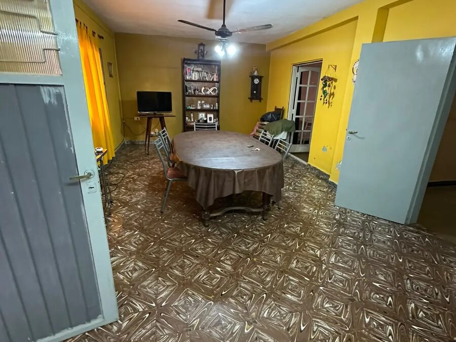 ¡OPORTUNIDAD UNICA EN ESQUINA! CASA 2 DORMITORIOS + LOCAL COMERCIAL!