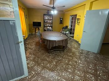 ¡OPORTUNIDAD UNICA EN ESQUINA! CASA 2 DORMITORIOS + LOCAL COMERCIAL!