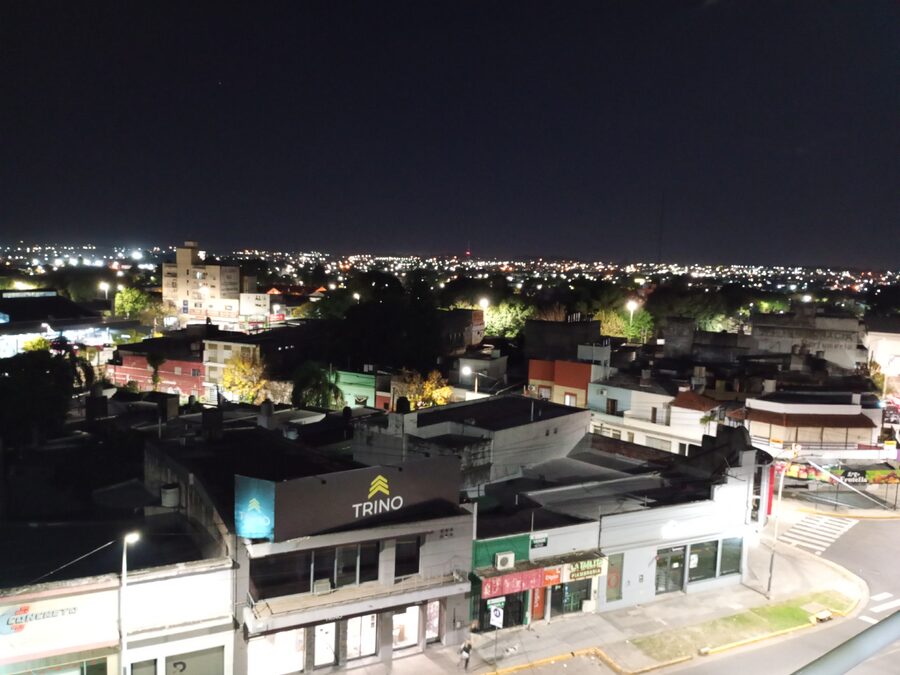 Se alquila dpto dos dormitorios semipiso calle Alem