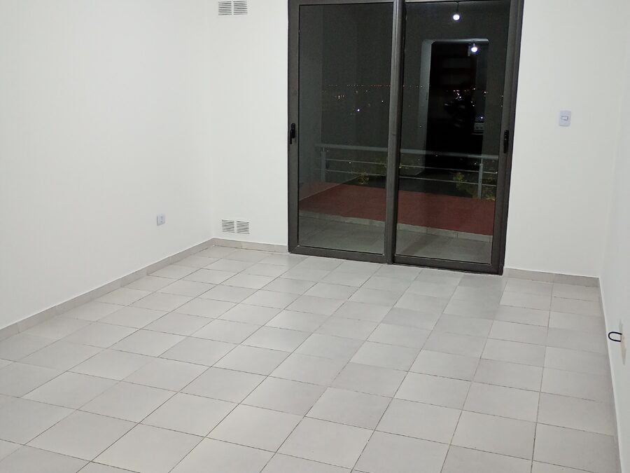 Se alquila dpto dos dormitorios semipiso calle Alem