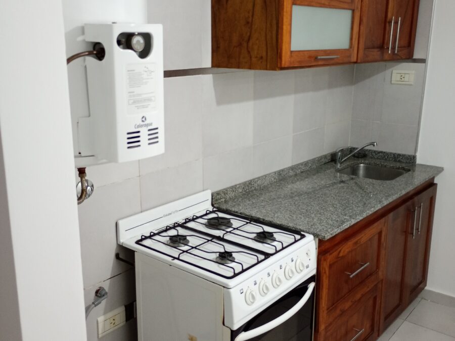 Se alquila dpto dos dormitorios semipiso calle Alem