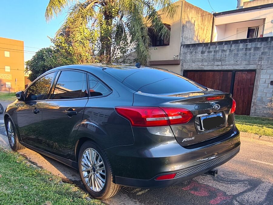 Vendo Ford Focus III 2.0 SE Plus 2017 mt con 87mil km