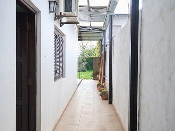 Casa 3 dormitorios con amplios espacios - Av. Almirante Brown a metros de Circunvalación