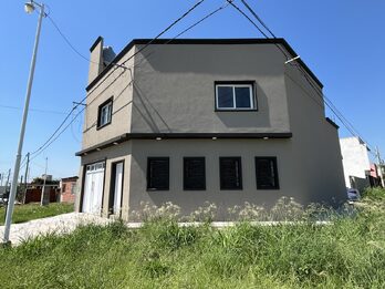 Vendo casa de 3 dormitorios a estrenar