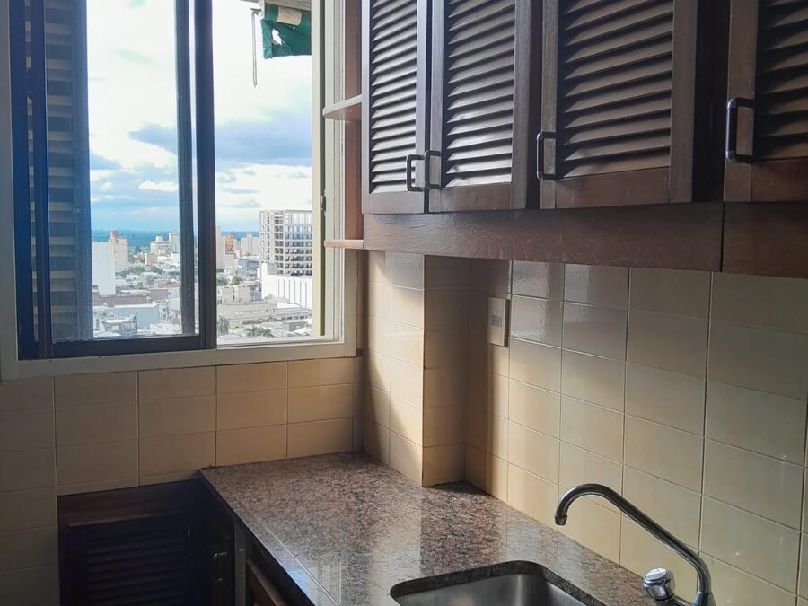 DEPTO PISO ENTERO MICROCENTRO
