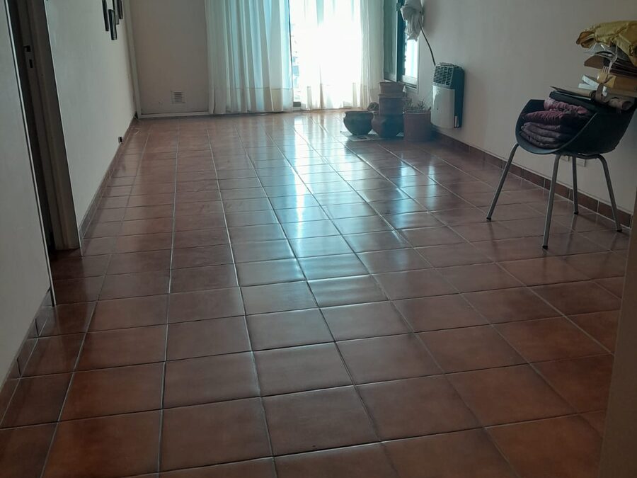 DEPTO PISO ENTERO MICROCENTRO