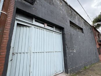 Alquilo galpón en zona Av. Ramírez