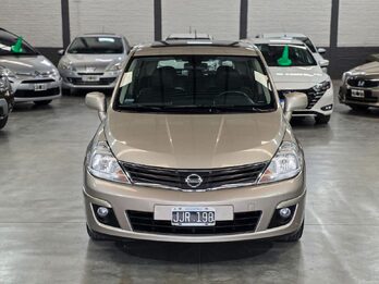 Nissan Tiida Tekna 2010