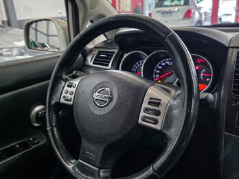 Nissan Tiida Tekna 2010