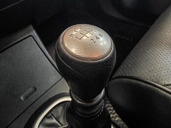 Nissan Tiida Tekna 2010