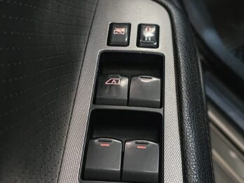 Nissan Tiida Tekna 2010