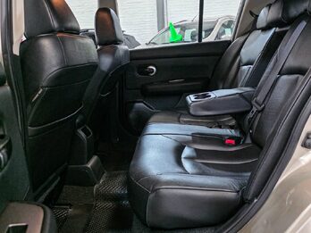 Nissan Tiida Tekna 2010