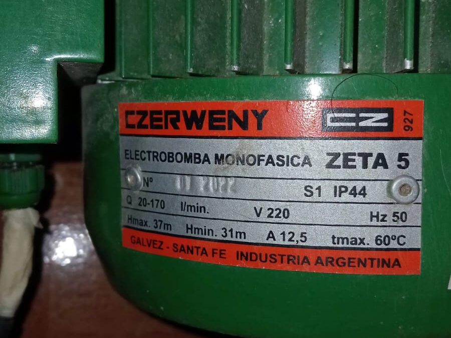 bomba elevadora de agua.