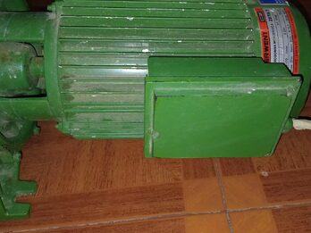 bomba elevadora de agua.