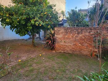 CASA EN VENTA EN CALLE ILLIA (A RECICLAR)
