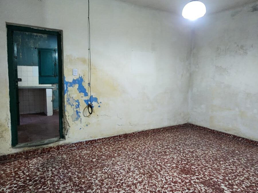 CASA EN VENTA EN CALLE ILLIA (A RECICLAR)
