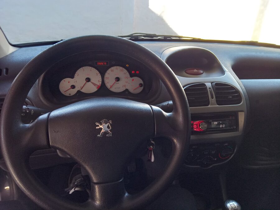 Solo vendo 206 1.4 2011