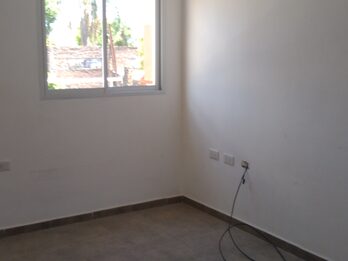 Particular alquila departamento de 2 dormitorios con cochera semicubierta en calle av de las Américas al 2800.Tel 3435088274
