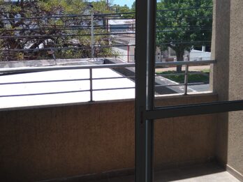 Particular alquila departamento de 2 dormitorios con cochera semicubierta en calle av de las Américas al 2800.Tel 3435088274