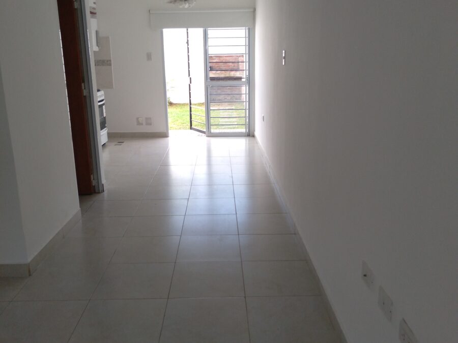 DUEÑO ALQUILA EXCELENTE DÚPLEX ZONA LEBENSOHN
