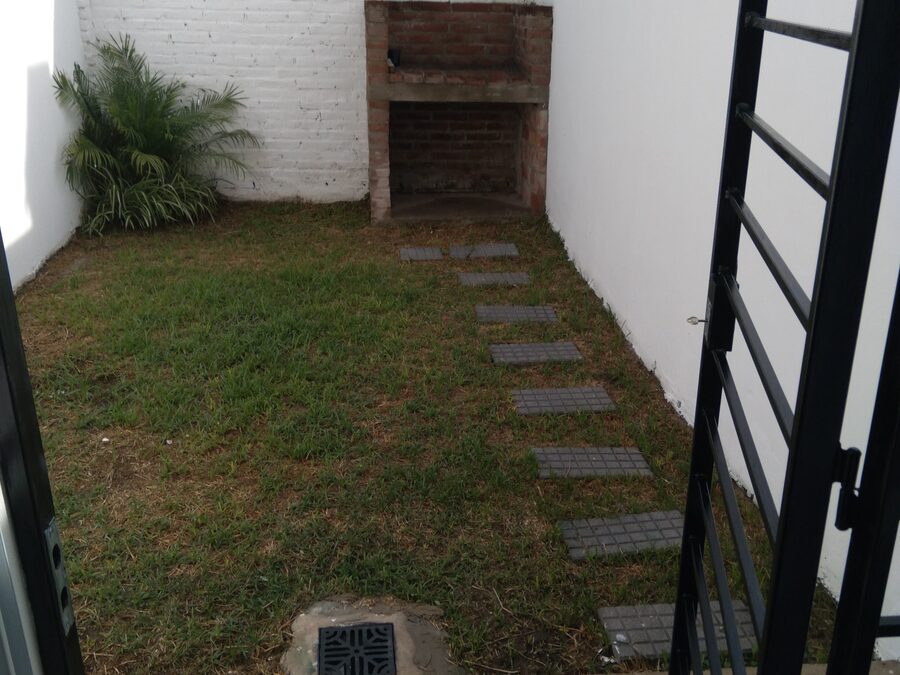 DUEÑO ALQUILA EXCELENTE DÚPLEX ZONA LEBENSOHN