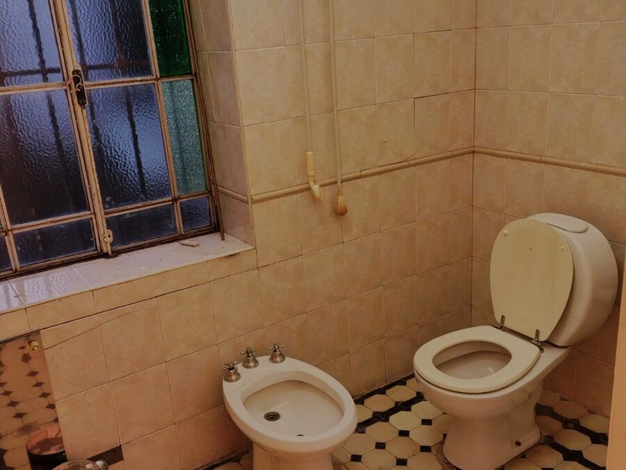Alquilo casa en planta alta. Zona centro parque