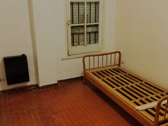 Alquilo casa en planta alta. Zona centro parque
