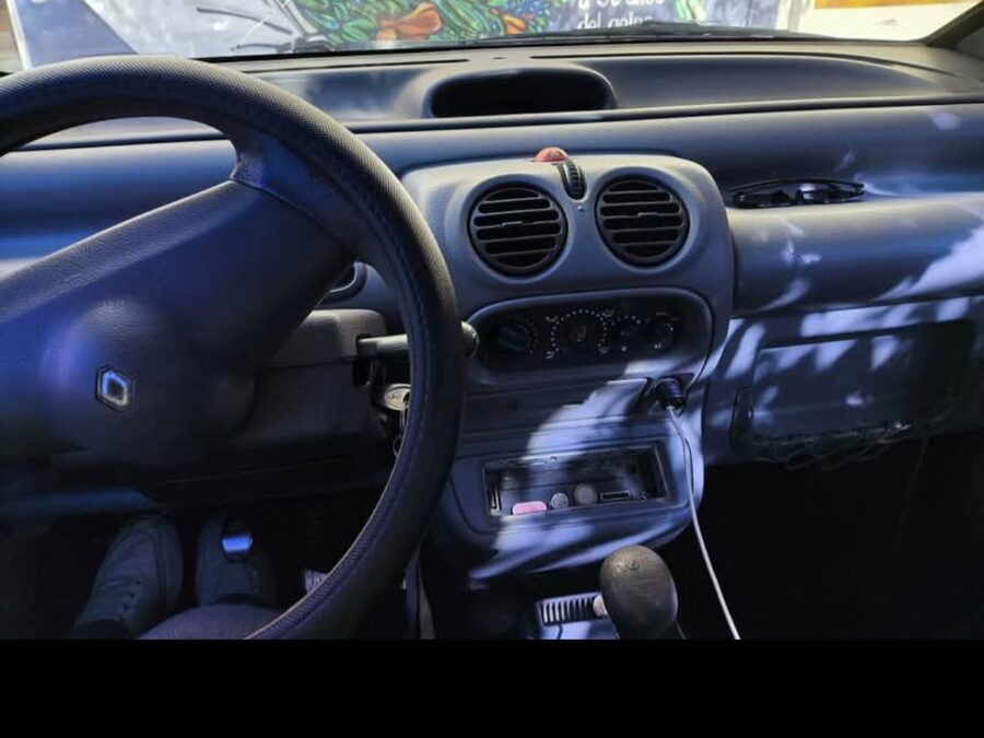 Vendo Renault Twingo 1996 — Motor 1.2 — $3.500.000