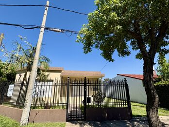 Casa de 3 dormitorios con galpón