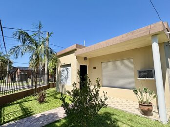 Casa de 3 dormitorios con galpón