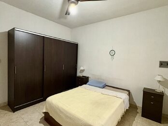 Casa de 3 dormitorios con galpón