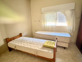 Casa de 3 dormitorios con galpón