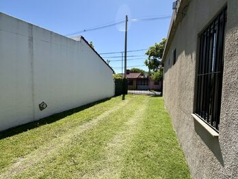 Casa de 3 dormitorios con galpón