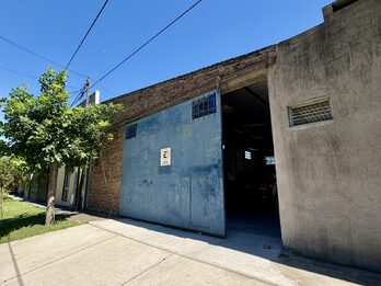 Casa de 3 dormitorios con galpón