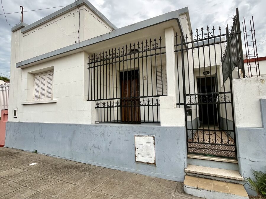 Casa de 2 dormitorios a refaccionar