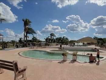 VENTA CASA CABAÑA dentro Complejo Termal María Grande, Parana, Entre Ríos.  Hermosa Casa Se Vende, Facilidades cuotas  Permutas  Casa dentro del barrio Termal María Grande c/Piscinas termales !!