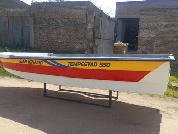 550 TEMPESTAD BASE 2 FONDO EN V CON COLOR Y ACCESORIOS